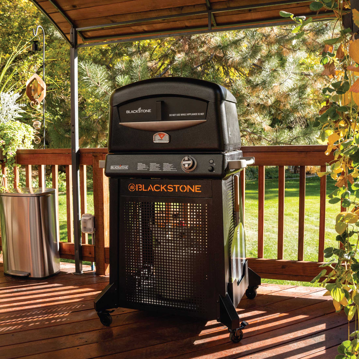 Blackstone Freestanding Propane Outdoor Pizza Oven | 6825 6825