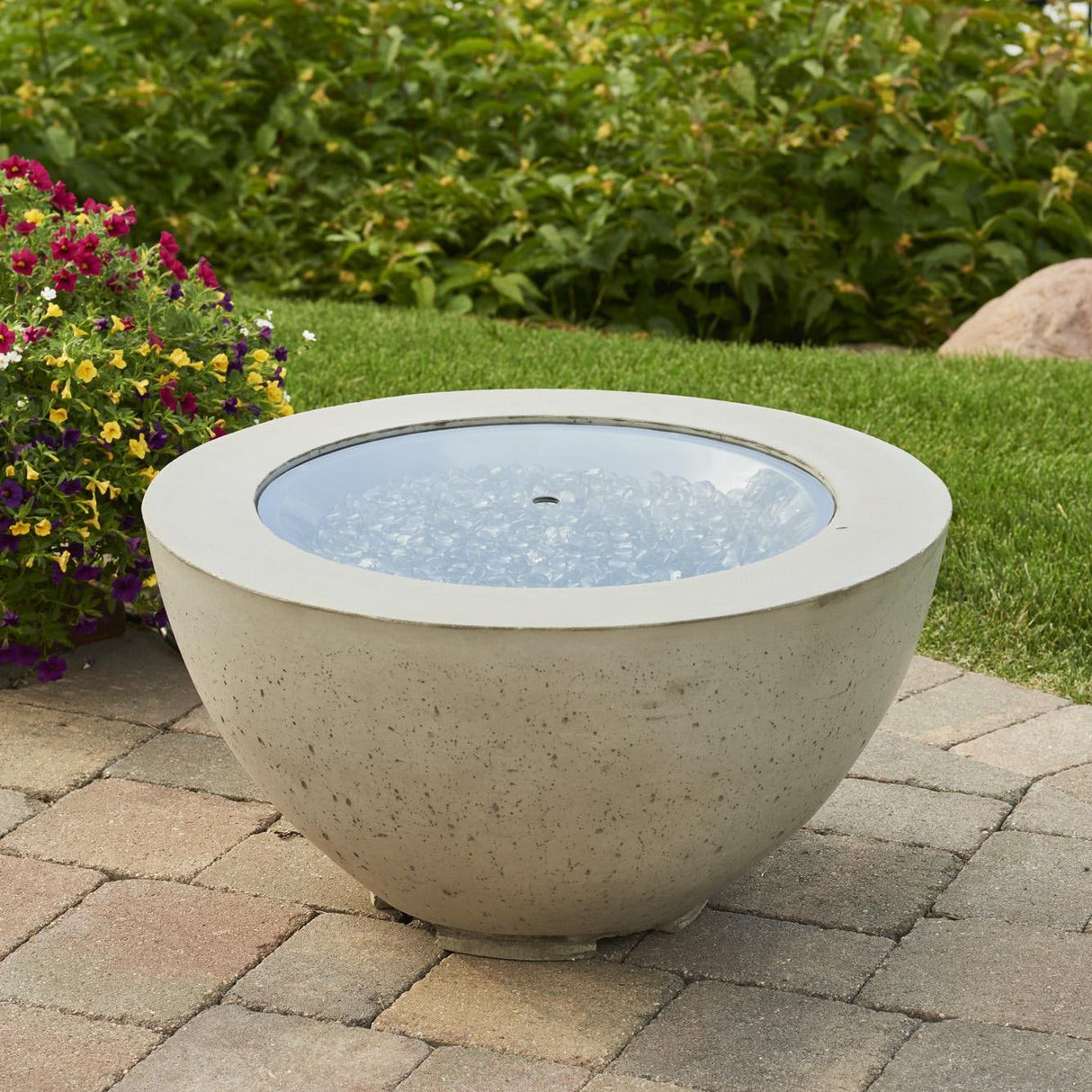 The Outdoor GreatRoom Company Cove 20-Inch Round Gas Fire Pit Bowl - CV-20 - Natural Grey - With Glass Cover