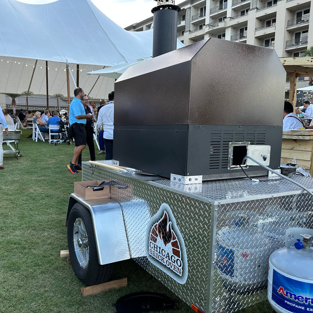 Chicago Brick Oven CBO-750 Tailgater Forno per pizza mobile a legna