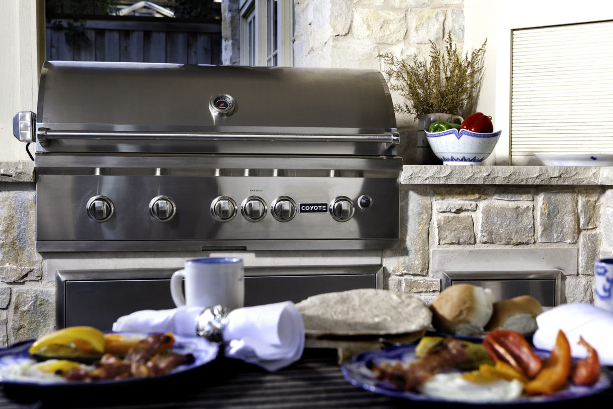 Coyote 42 Inch S-Series 4-Burner Gas Grill C2SL42NG